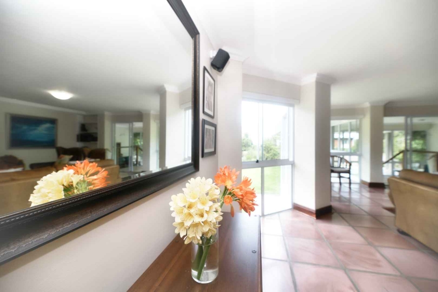 5 Bedroom Property for Sale in Fernkloof Estate Western Cape